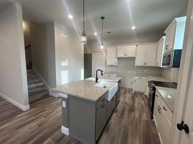 Building Photo - 4001 Avion Dr