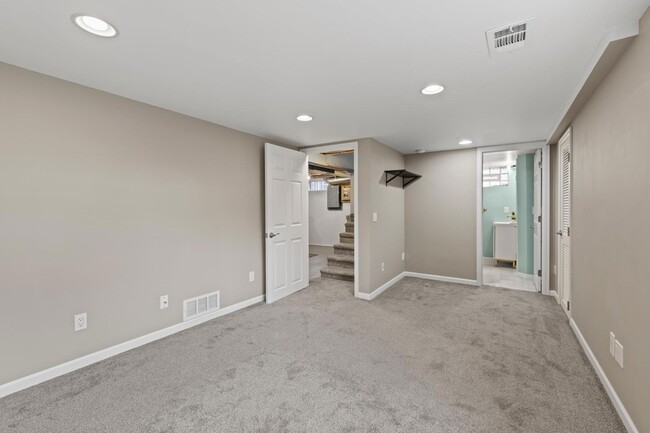 Building Photo - 5432 France Ave S