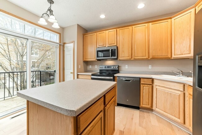 Building Photo - 15726 Frisian Ln
