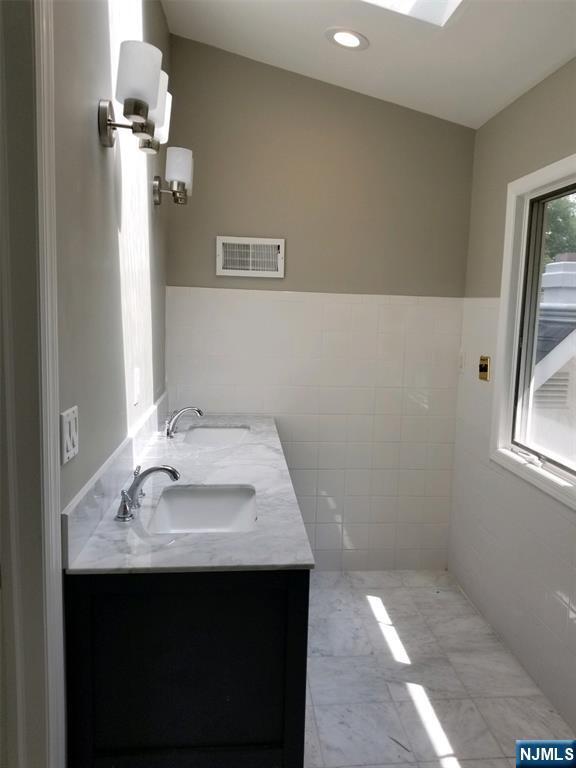 Building Photo - 80 Lexington Ave