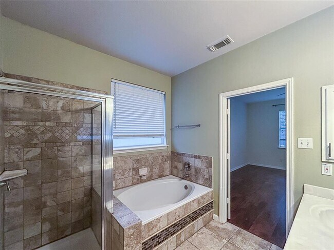 Building Photo - 6002 Salcon Cliff Dr