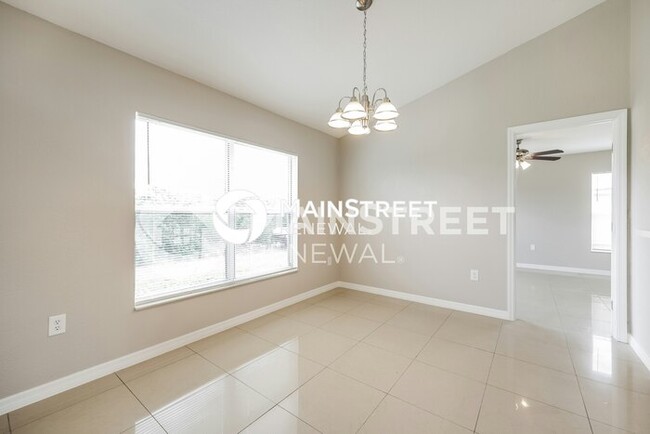 Building Photo - 404 Willowbrook Dr
