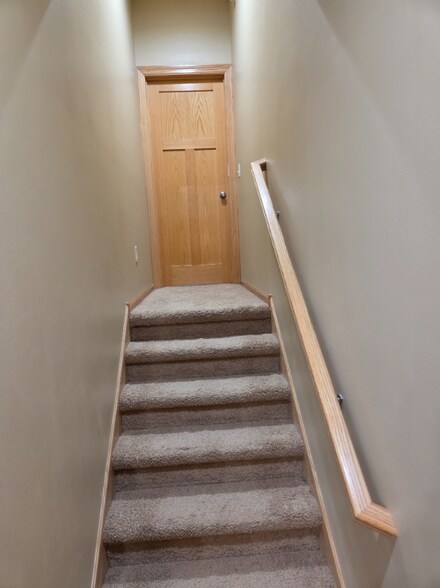 Building Photo - 7970 Hartig Cir