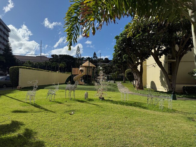 Building Photo - Newly Renovated 2 Bedrooms, 2 Full Baths with Parking at Century West