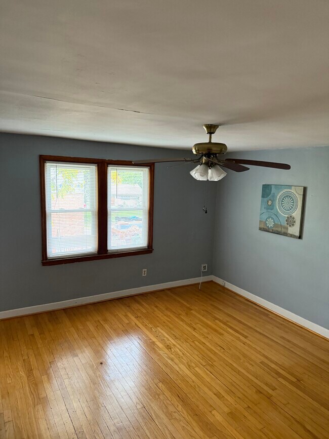 Living Room - 7804 Banks St