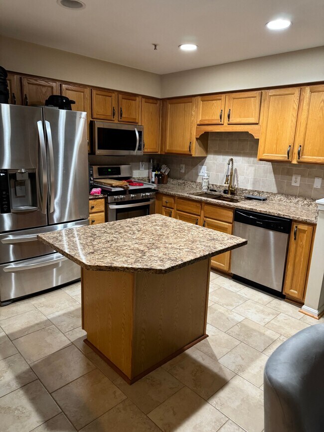 Building Photo - 13652 Palmetto Cir