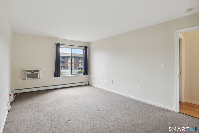 Building Photo - 2118 Cromwell Hills Dr