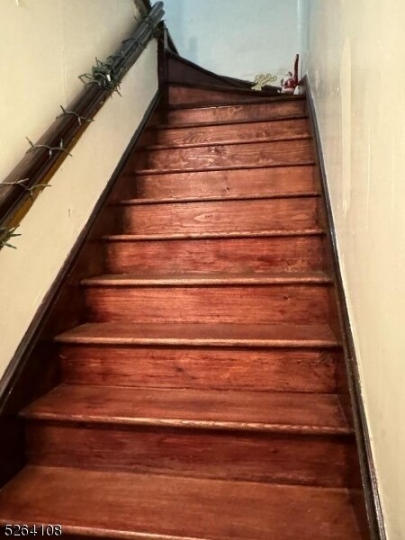 Building Photo - 830 S 16th St