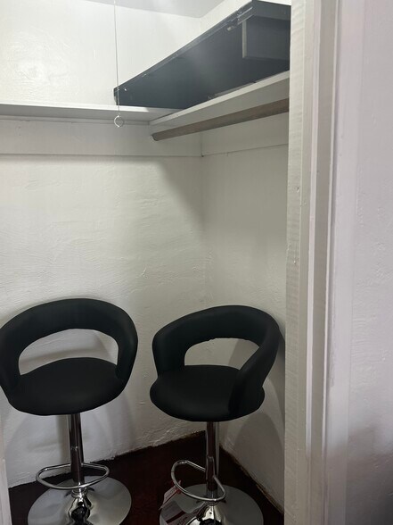 Building Photo - 1512 N Forgeus Ave