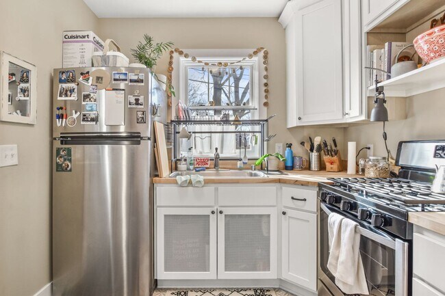 Building Photo - 1319 Rutledge St