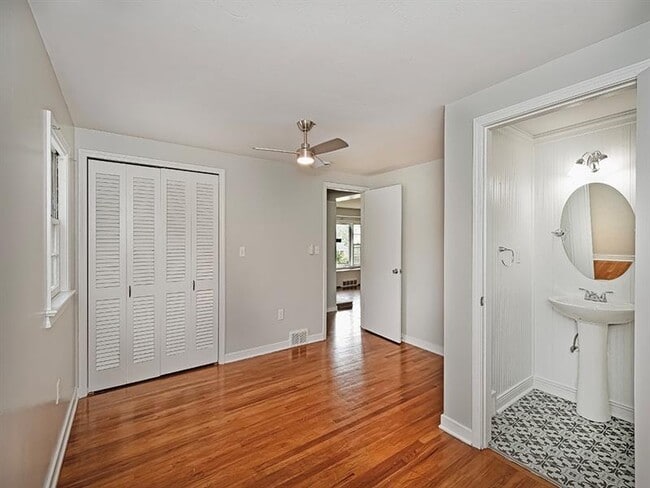 Building Photo - 2977 Chautauqua Dr