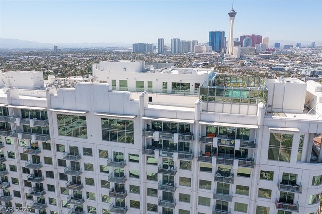 Building Photo - 900 S Las Vegas Blvd