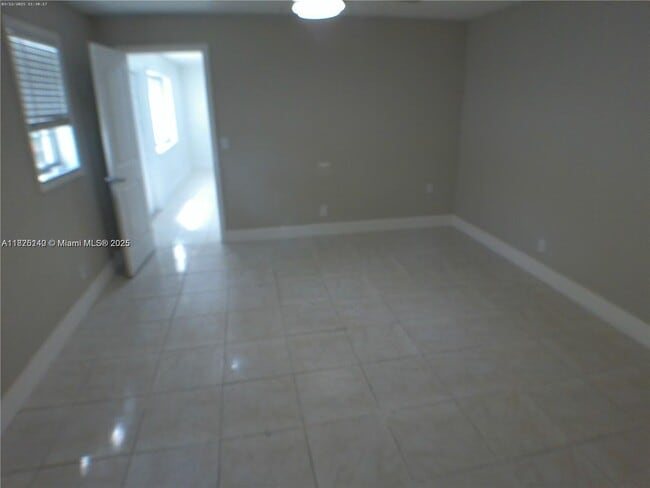 Building Photo - 618 NW 46th Ave