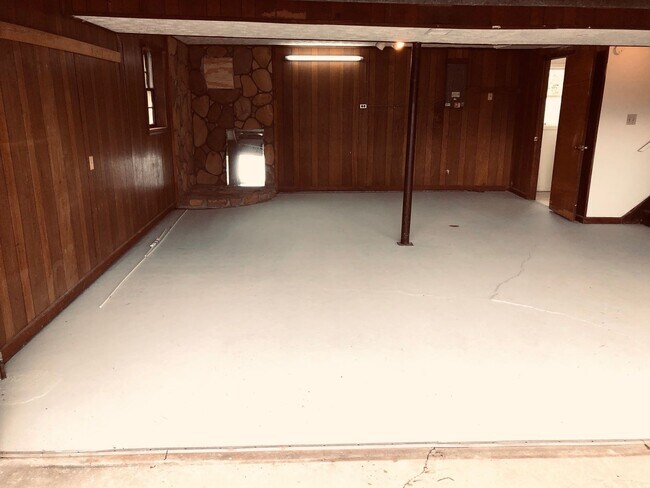 Building Photo - House in Gainesway With Huge Yard      250731