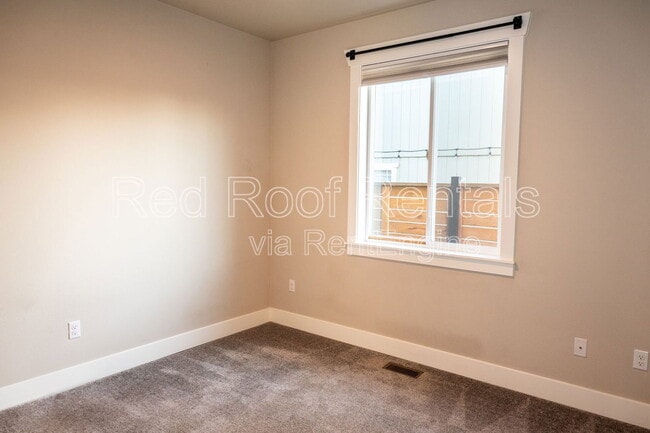Building Photo - 9209 Winona St SW