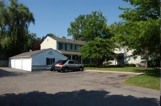 Building Photo - Peppertree Park Lansing Township