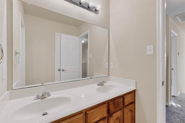 Building Photo - 1423 Red Wolf Dr