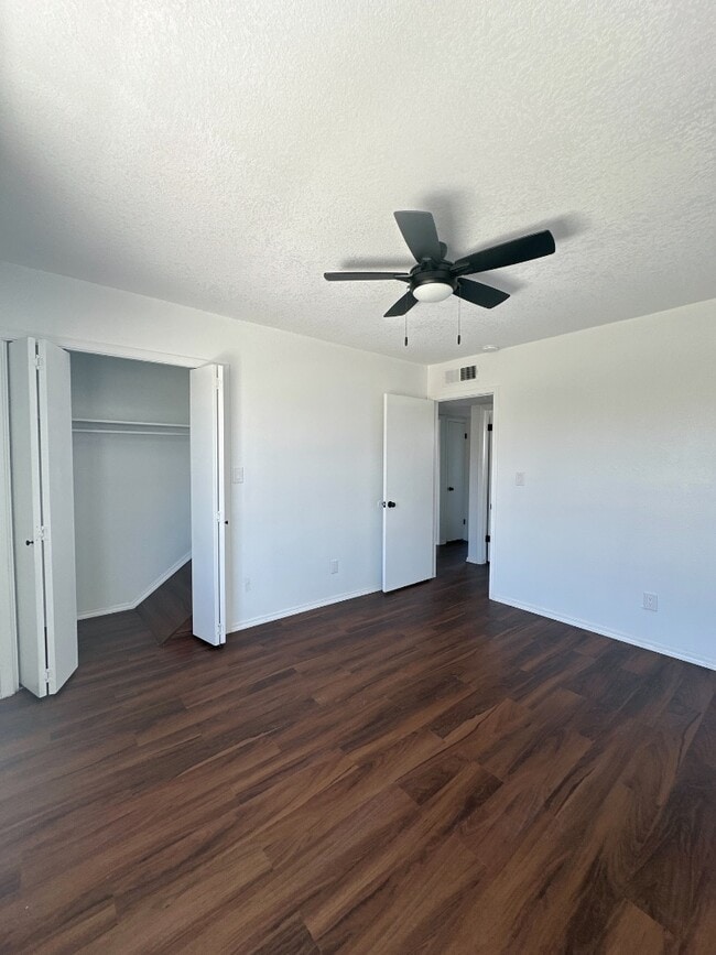 Building Photo - 5509 Oakbriar Cir