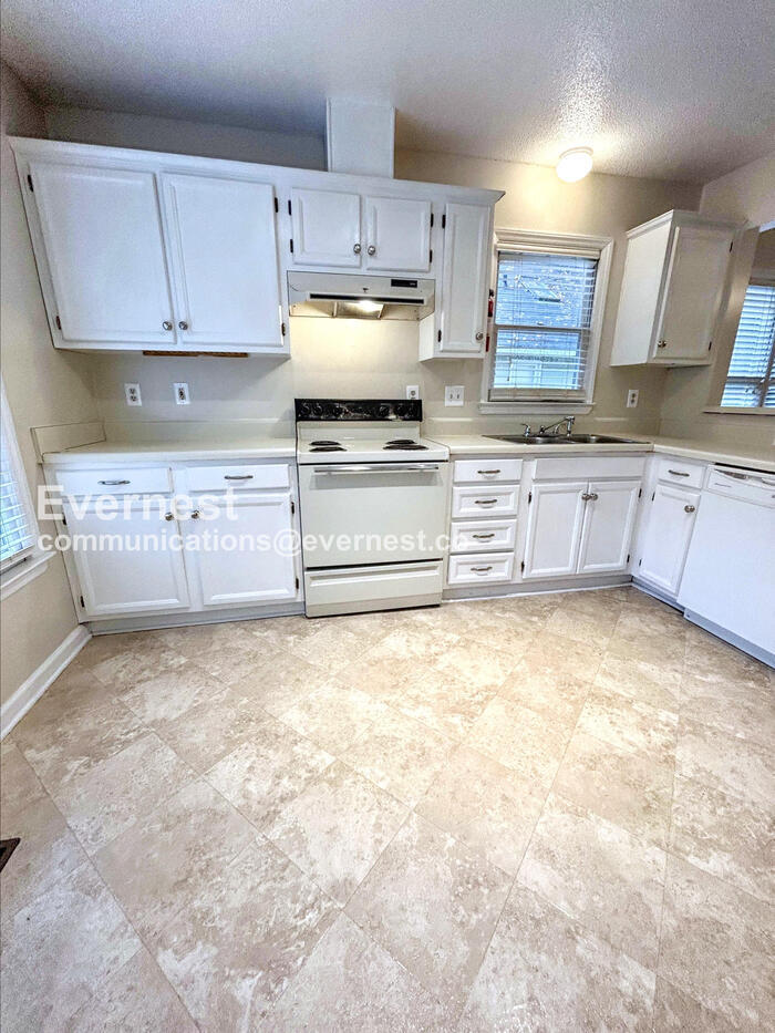 Building Photo - 4508 Timberhurst Dr