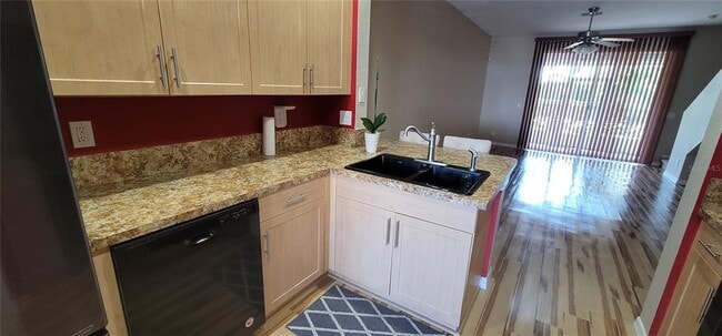 Building Photo - 10969 Winter Crest Dr