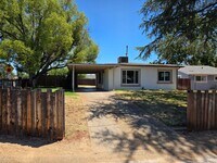 Building Photo - Large corner lot - Central Folsom 2 Bedroom, 1 Bath