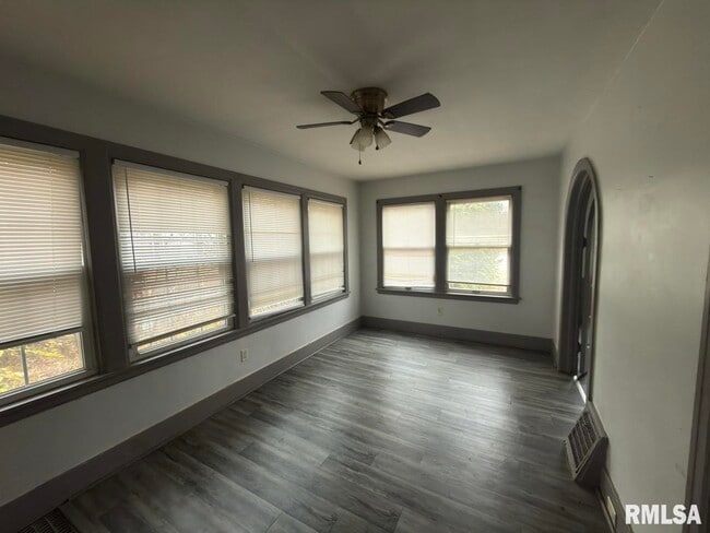 Building Photo - 3013 Knoxville Ave