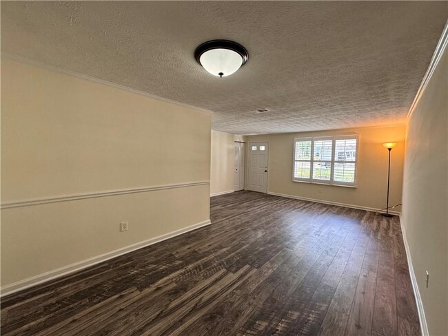 Building Photo - 440 Hembree Forest Cir