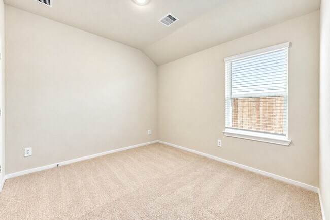 Building Photo - 18539 Lndg Mdws Ln
