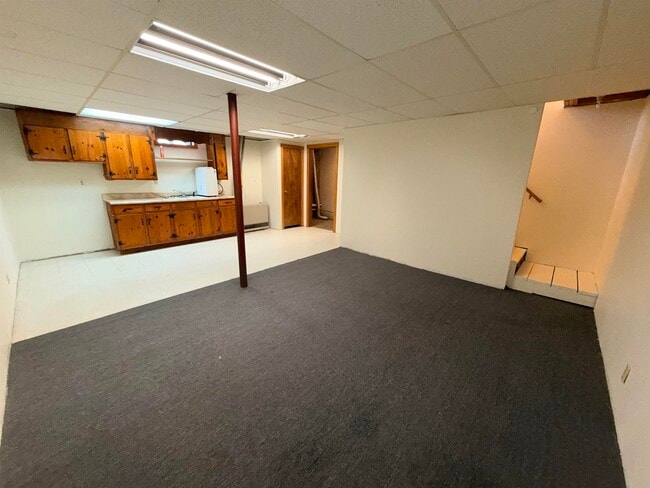 Building Photo - 98 Ledge Hill Rd