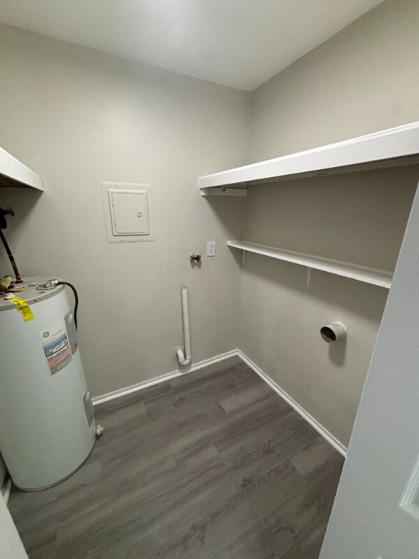 Building Photo - 2-4-4 N Liberty Ave