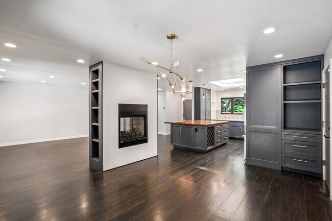 Building Photo - Renovated Linfield Oaks Retreat with Private Garden and Guest Studio