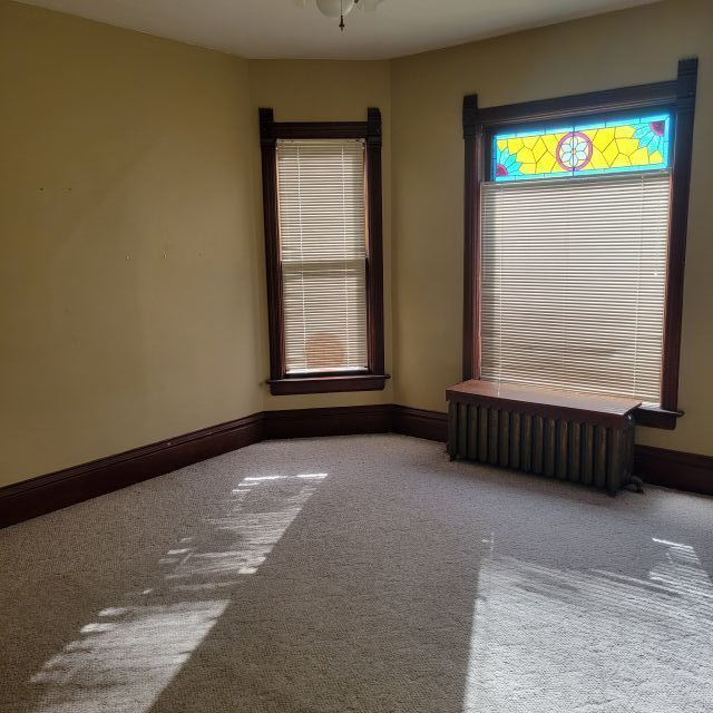 Building Photo - 211 E Main St