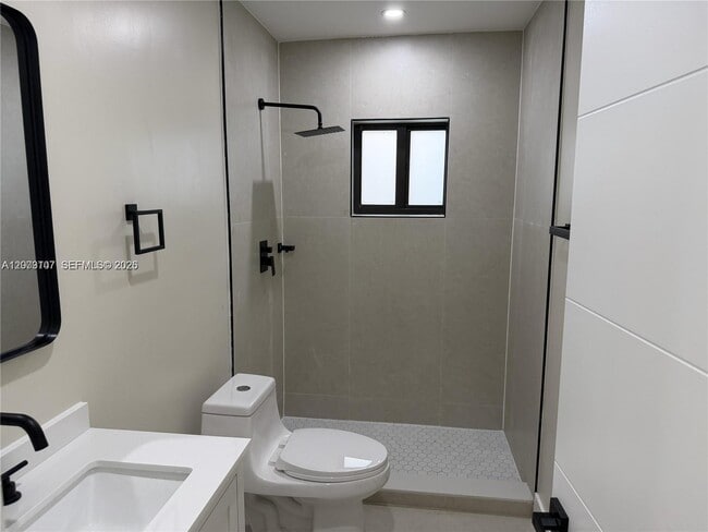 Building Photo - 1621 SW 11th Ct
