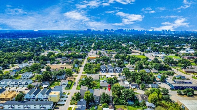 Building Photo - 6739 Calhoun Rd