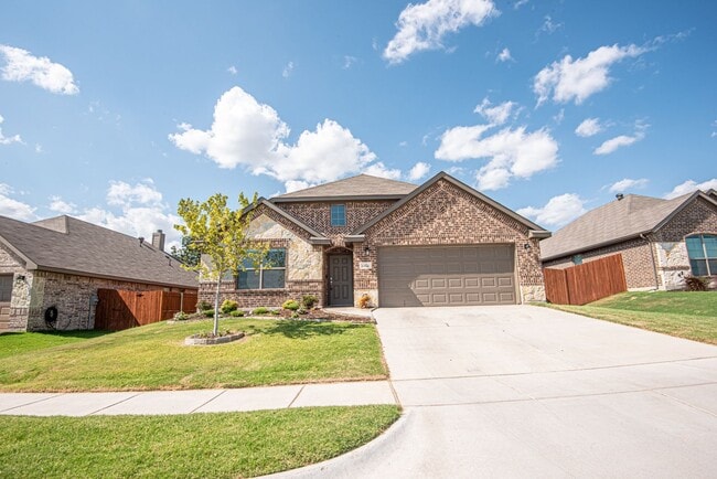 Building Photo - COMING SOON!  Beautiful Brick Home in The ...