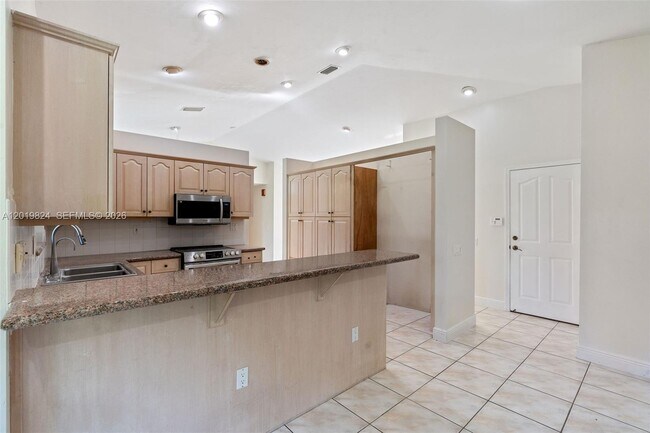 Building Photo - 16035 SW 173rd Ave