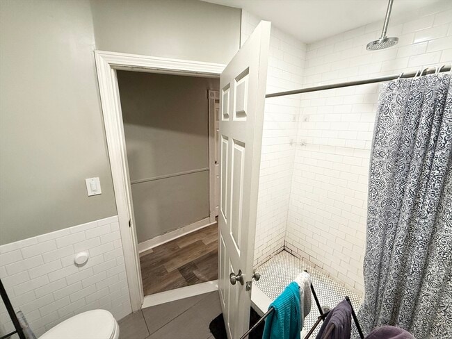 Building Photo - 4A Weld Ave