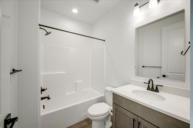Building Photo - Stylish New Star Home with Resort-Style Perks