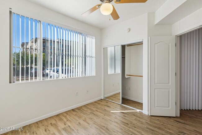 Building Photo - 1701 E Colter St