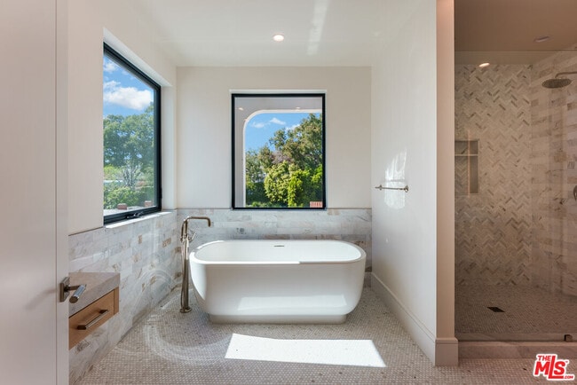 Building Photo - 382 Aderno Way