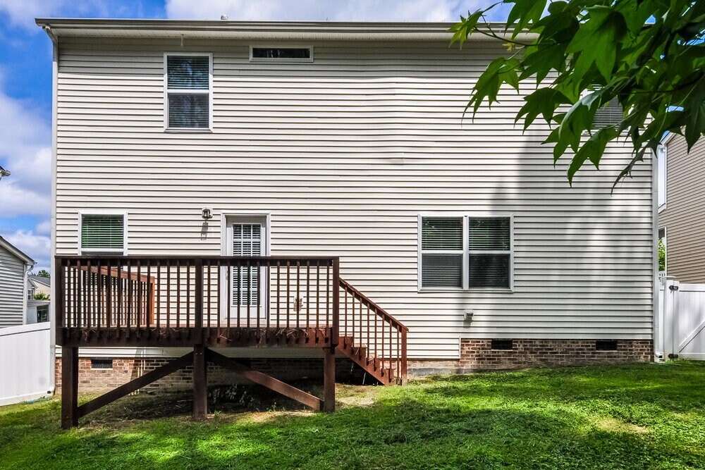 Building Photo - 217 Switchback Street