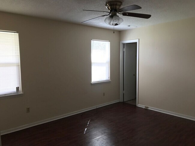 Building Photo - 4243 Windsor Spring Road - Field Crest