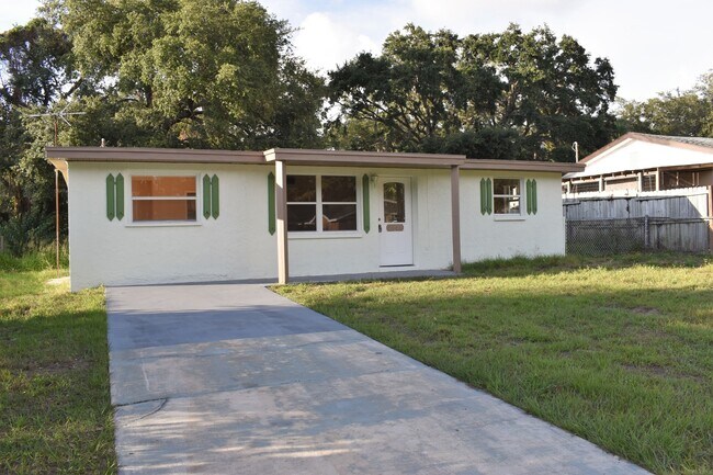 Building Photo - Reduced price! Great Neighborhood!