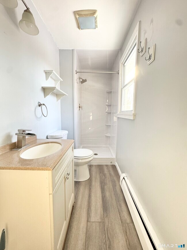 Building Photo - 8 Wildwood Rd