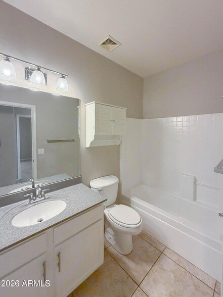 Building Photo - 203 W Cedar Dr