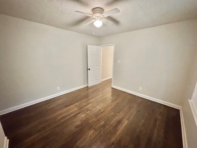 Building Photo - 2929 Bede Rd