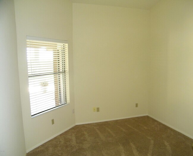 Building Photo - 10533 E Bella Vista Dr