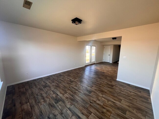 Building Photo - 16785 Huntington Ln