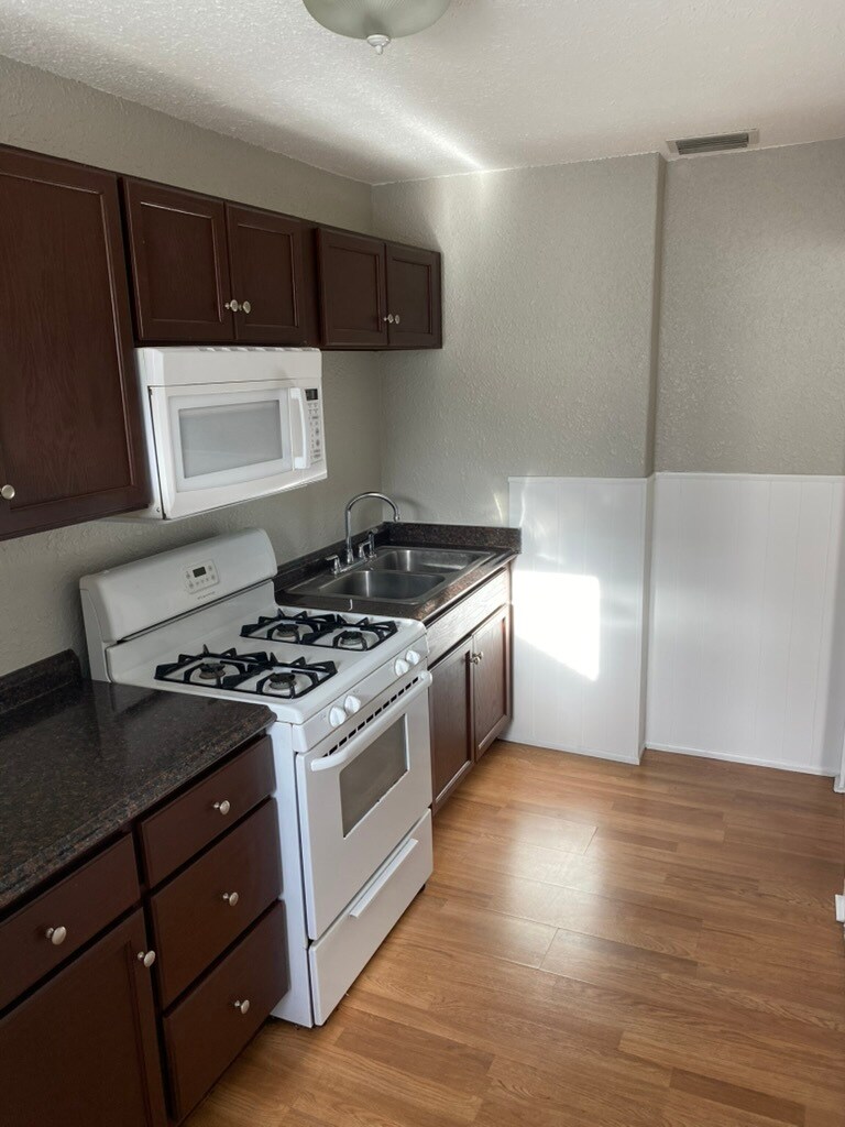 Building Photo - 1346 17th Ter N