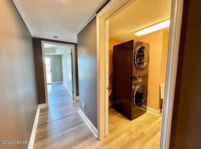 Building Photo - 4670 Links Village Dr